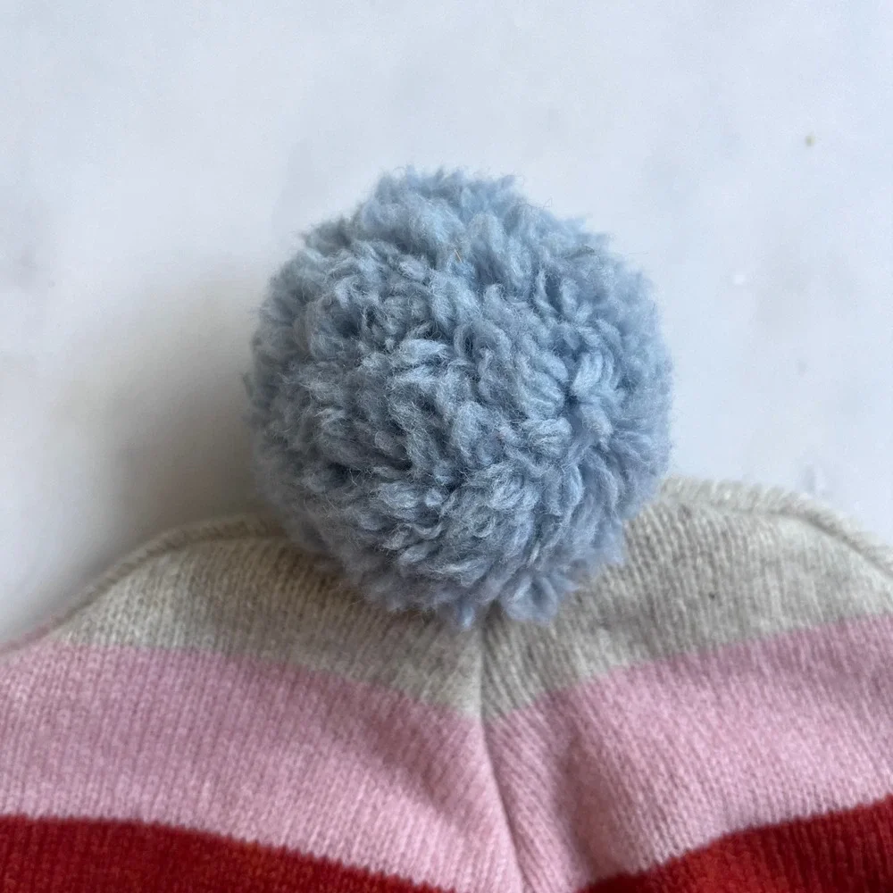 Old Navy 100% Lambswool Vintage Y2K Striped Pom Pom Hat‎